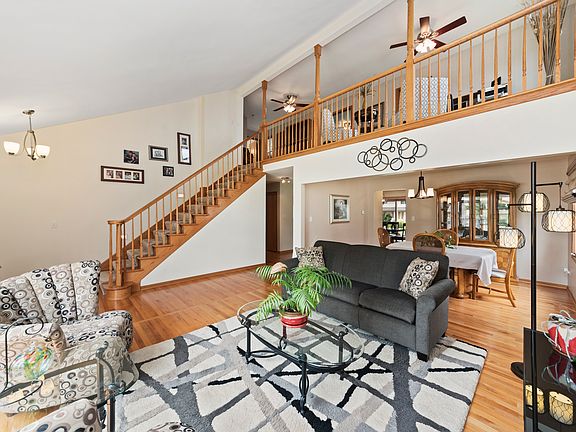 3rd image of 17616 Olivia Ln
