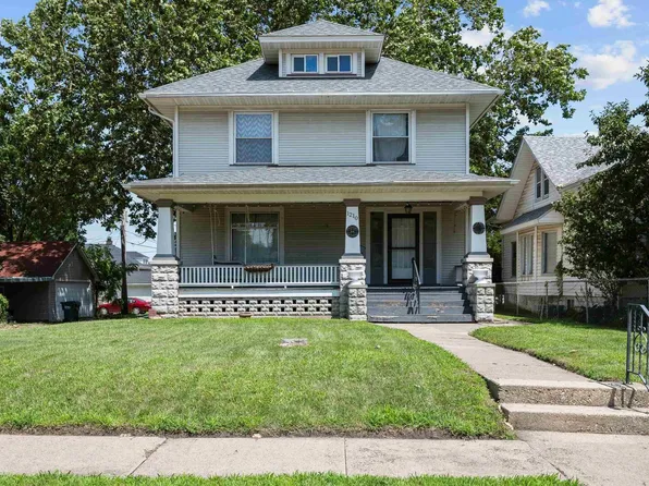 1210 W 17th St, Davenport, IA 52804