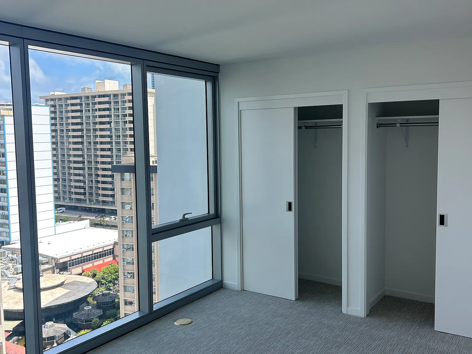 1 bed, 698 sqft, $3,325 — Photo 2