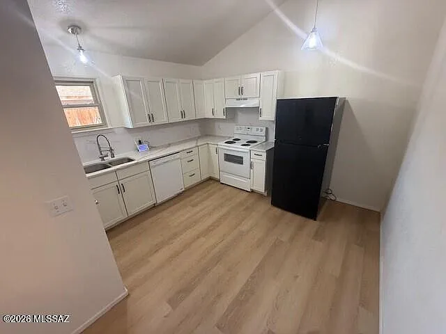2512 E Eastland St — Photo 9