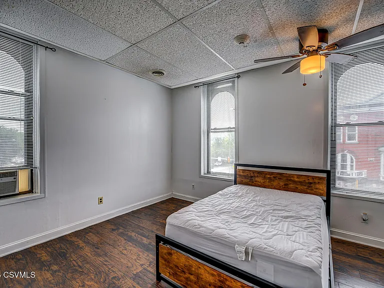 105 W Main St #3RDFLAPT2 — Photo 18