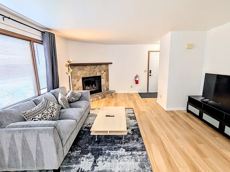1401 Cordova St #4 — Photo 13