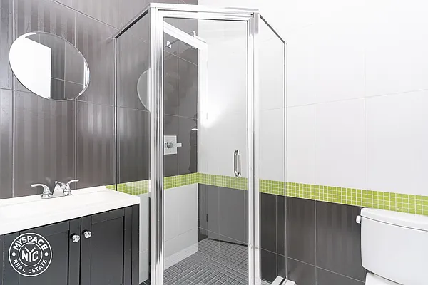 Rented by MySpaceNYC | media 9