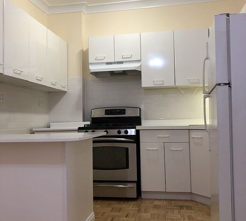 1st image of 2328 28th Ave #1R