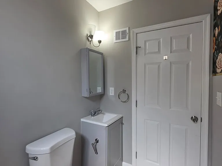3909 Fleetwood Ave — Photo 50