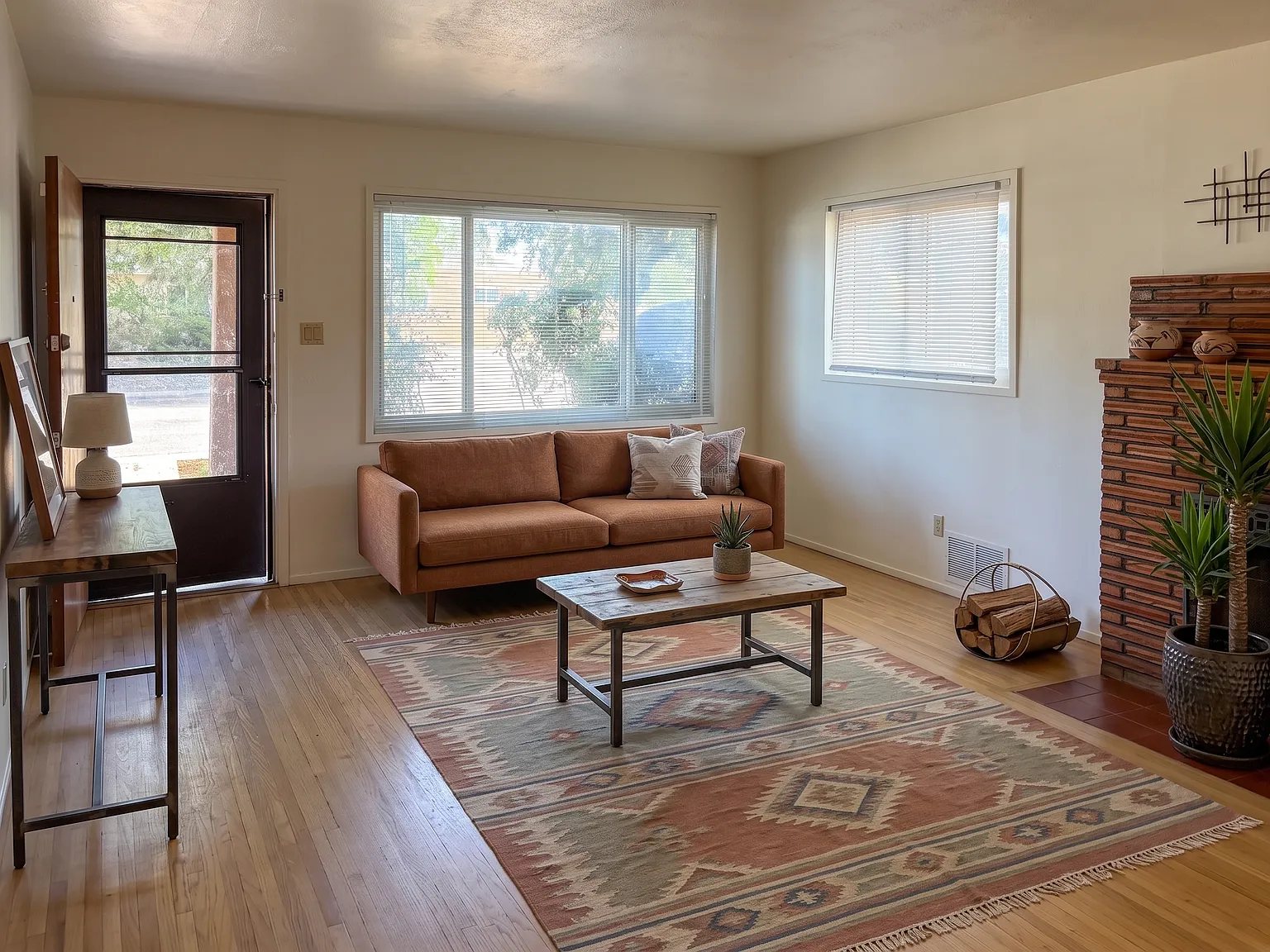 3 bed, 1670 sqft, $2,450 — Photo 3