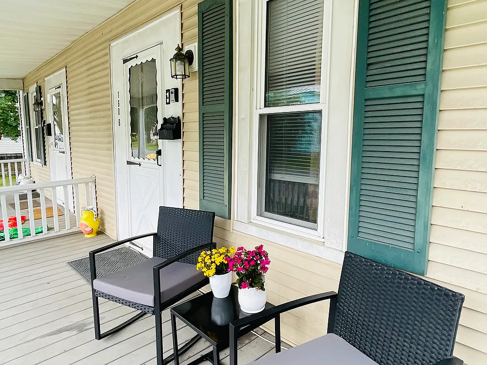 160 Central St #2B