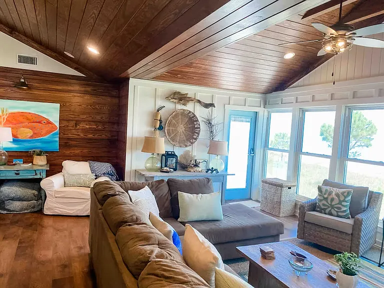 1161 Alligator Dr — Photo 5