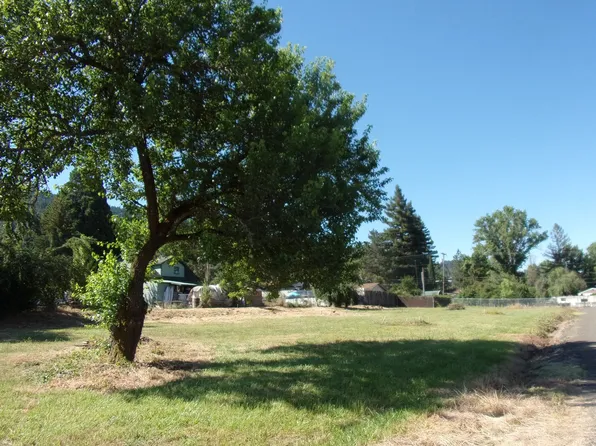 0 Walnut St, Myrtle Creek, OR 97457