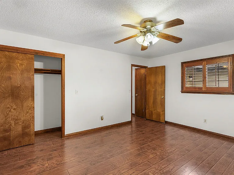 21205 National Dr — Photo 18