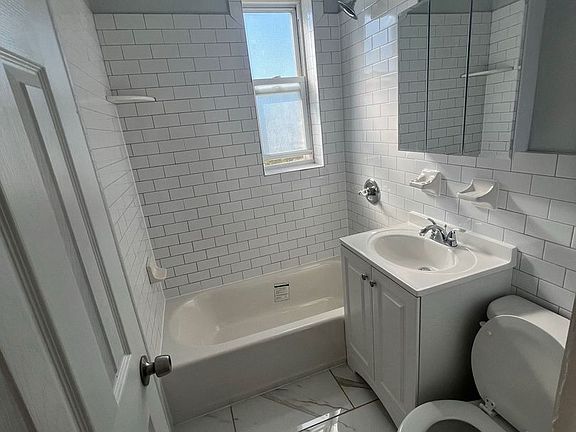 4th image of 85-87 W 32nd St #C2