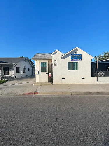 329 1/2 E Gage Ave Photo 1