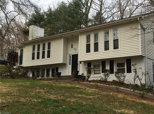 1136 Tommys Lake Rd, Winston Salem, NC 27105