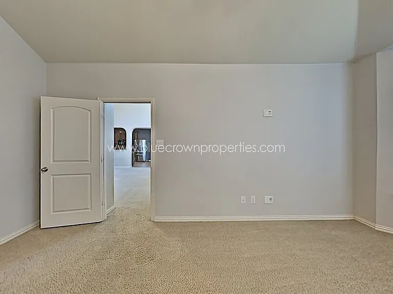 1917 Lawnview Dr — Photo 11