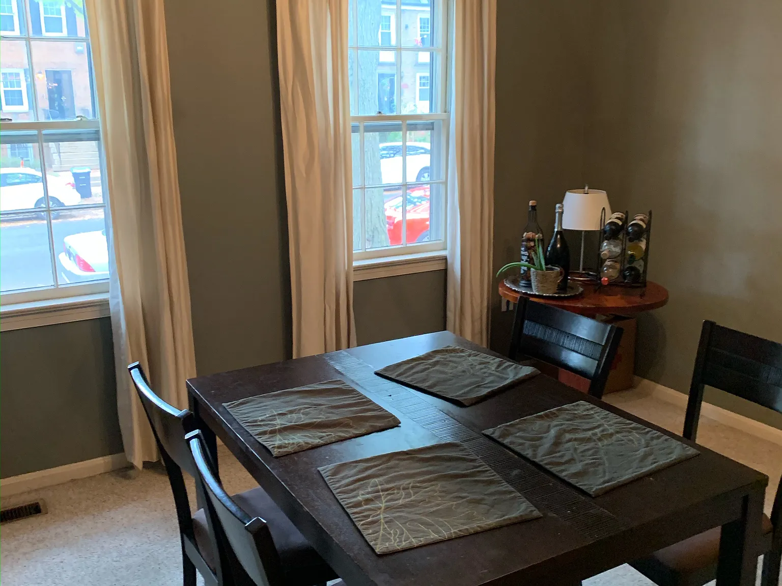 1 bed, 750 sqft, $1,200 — Photo 3