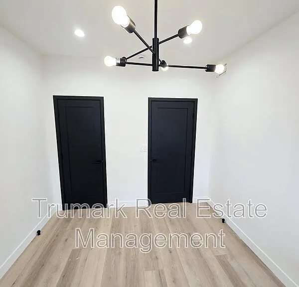 609 E Garfield Ave — Photo 9