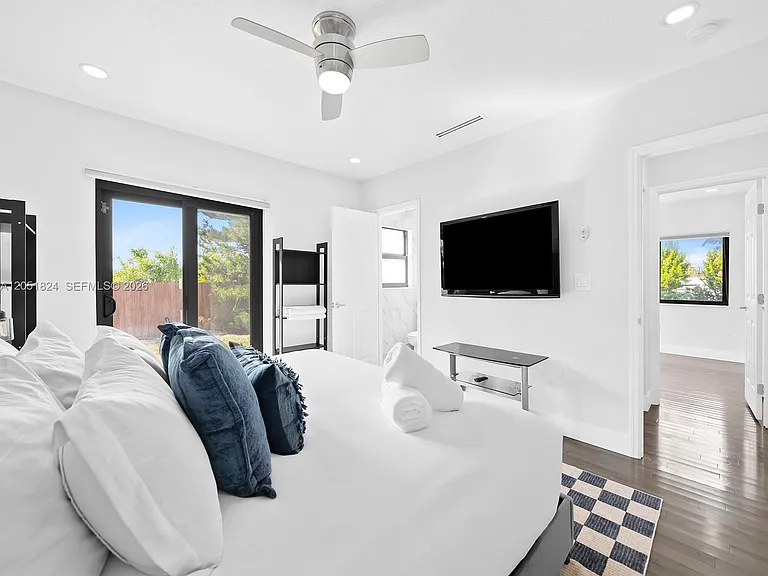 2301 E Las Olas Blvd — Photo 21