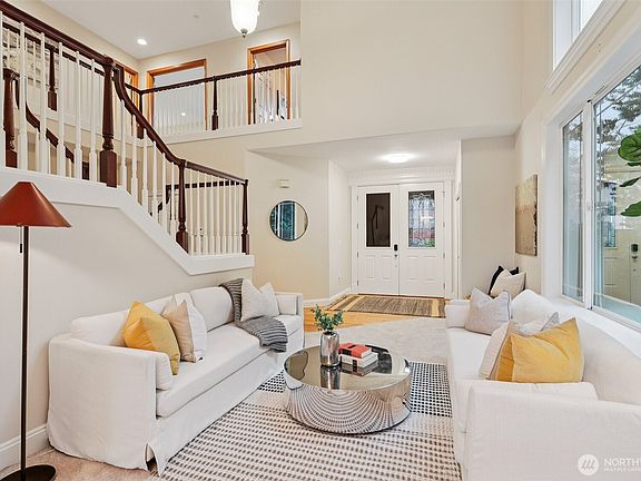 4th image of 4707 NE 7th Place