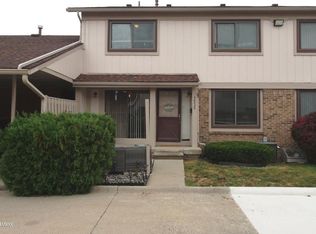 36020 Saint Ives Ct, Clinton Township, MI 48035