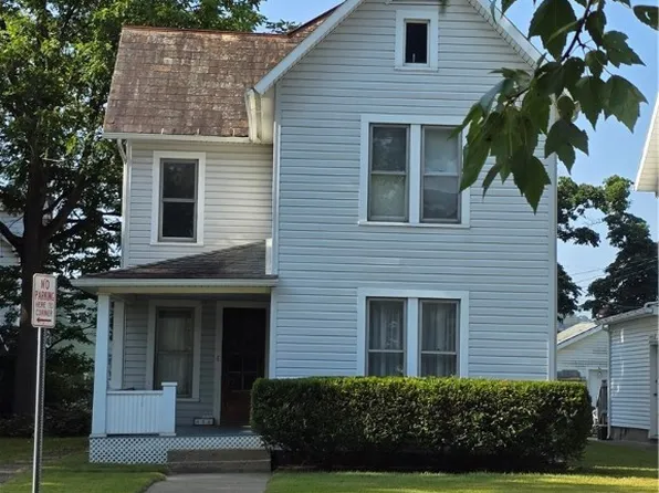 606 Fair Ave NW, New Philadelphia, OH 44663
