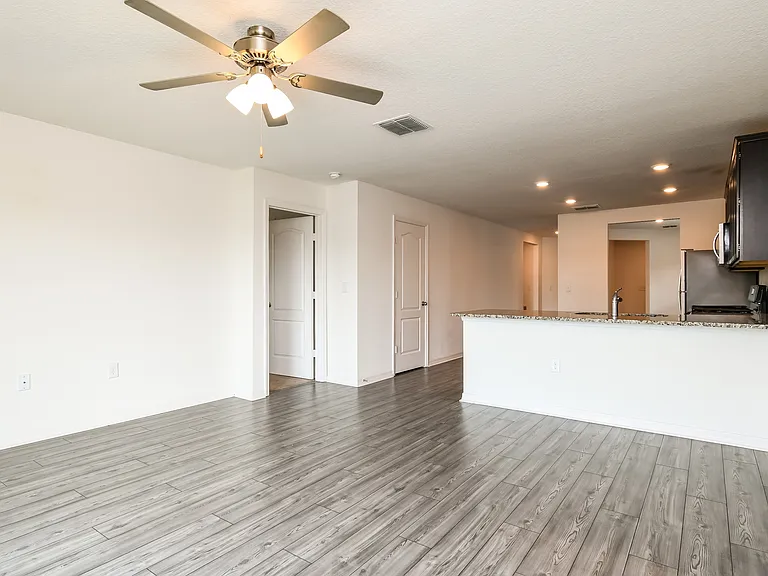 417 Kensington View Dr — Photo 4