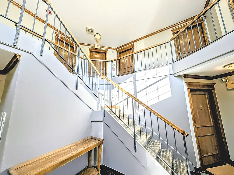 1751 Sleepy Hollow Ct #7 — Photo 7