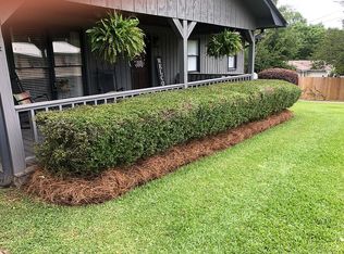 554 Line St S, Philadelphia, MS 39350