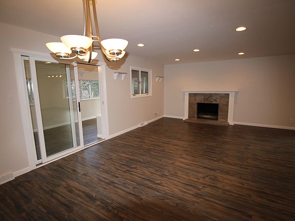 5th image of 2155 Myrtlewood Ln