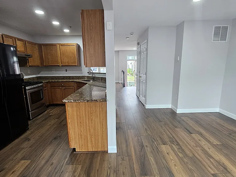 10624 Riva Pl — Photo 5