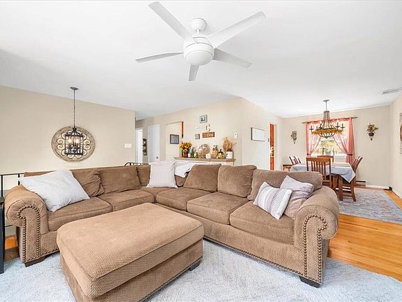 5th image of 428 Johnston Dr