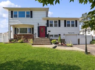 3740 Locust Ave, Seaford, NY 11783