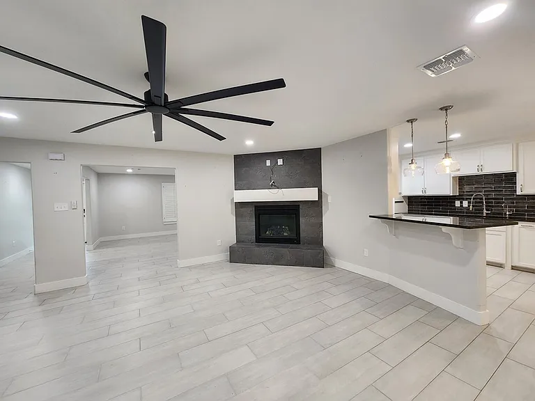 3300 Durant Dr — Photo 6