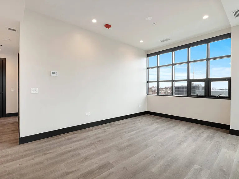 Eleven23 Randolph — Photo 10