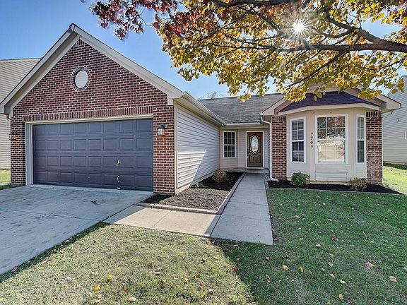 2nd image of 9909 Lakefield Ln