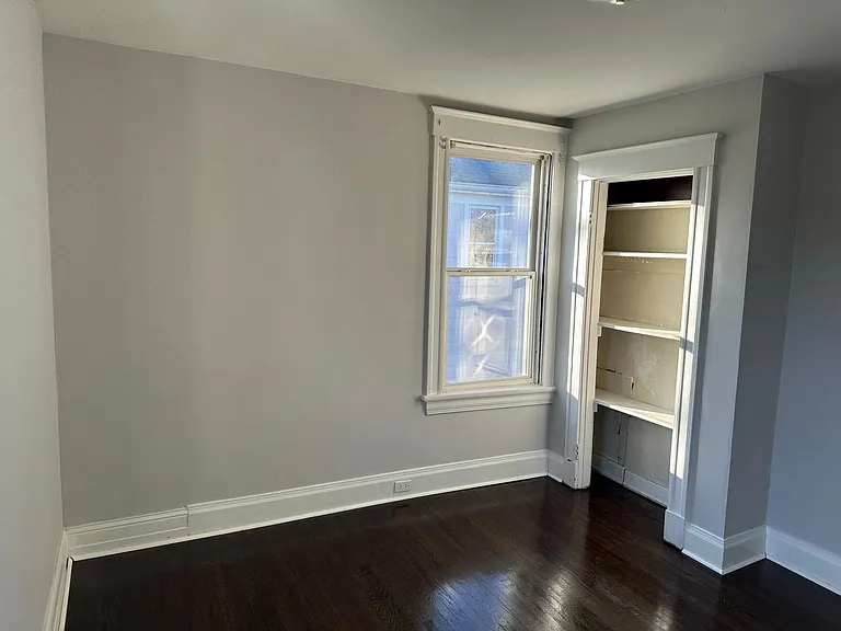 2119 Hudson Ave — Photo 17