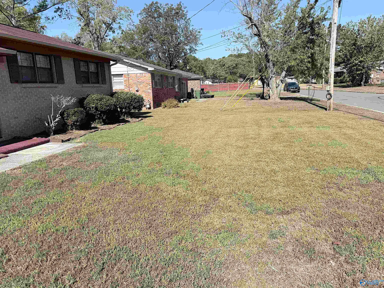 3 bed, 1.5 bath, 2020 sqft, $1,700 — Photo 2