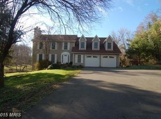 5360 Winfield Rd, Fairfax, VA 22030