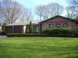 24 Hyde Ln, Coram, NY 11727