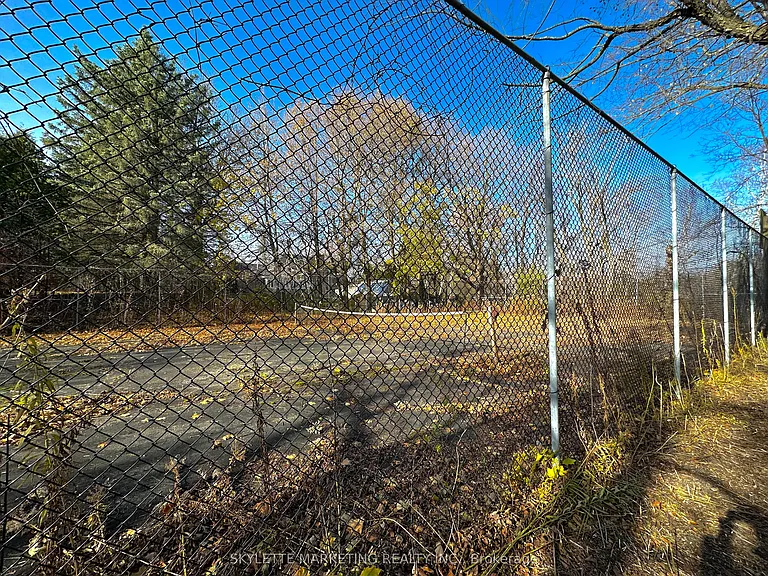 8 Blue Grass Dr — Photo 9