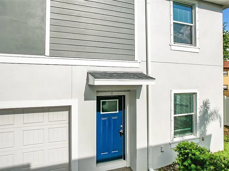 3715 W Wisconsin Ave #6 — Photo 2