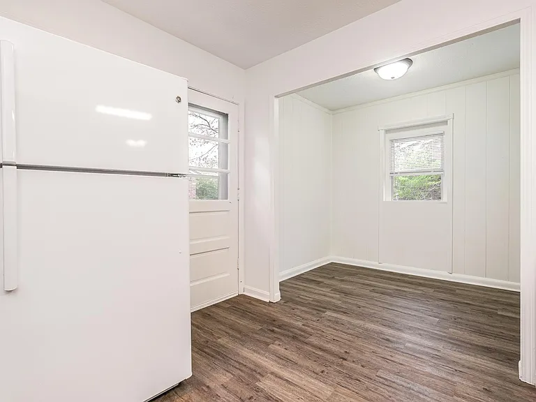 6910 Stablelake Ct — Photo 17