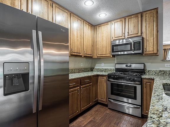 4th image of 2820 Laurel Wind Blvd
