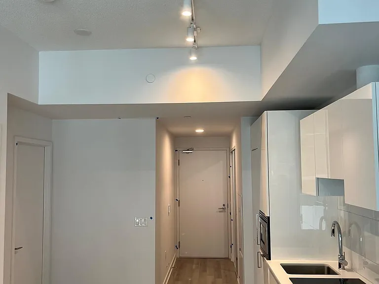 230 Simcoe St #1235 — Photo 3