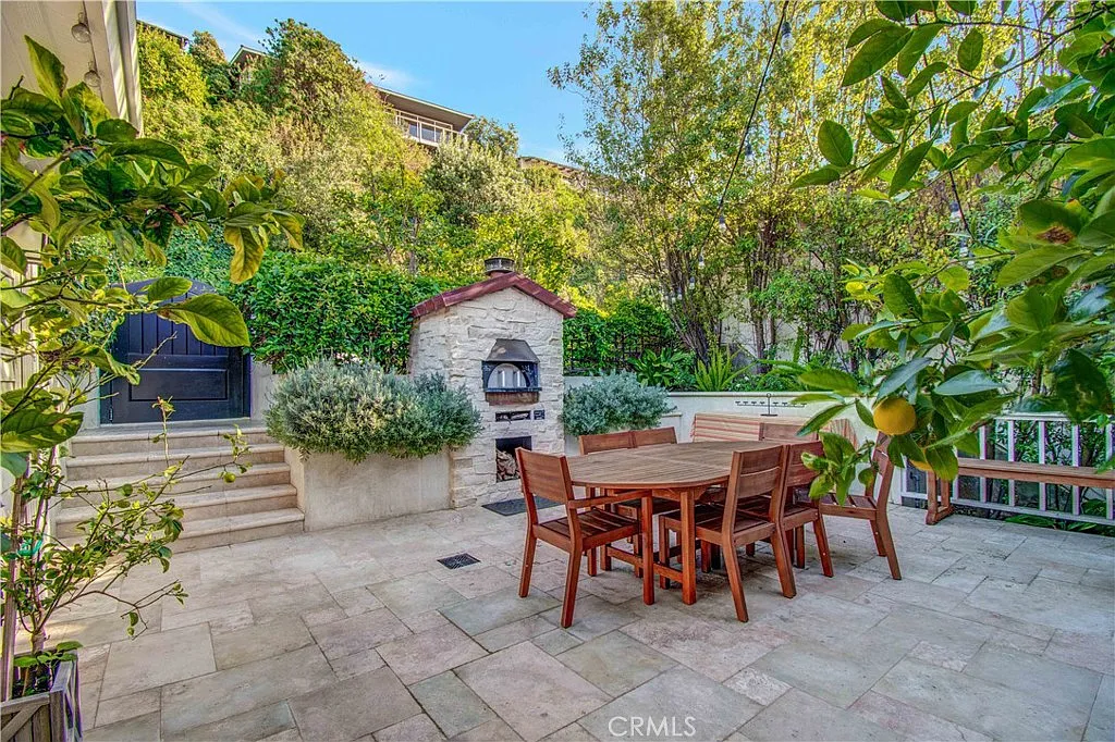 4 bed, 4.5 bath, 4120 sqft, $44,000 — Photo 3