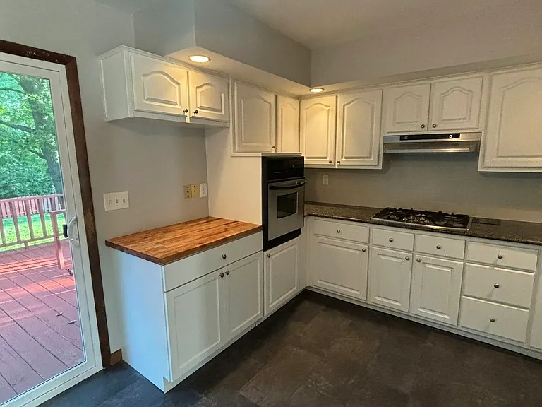 545 W Forsyth Rd — Photo 3