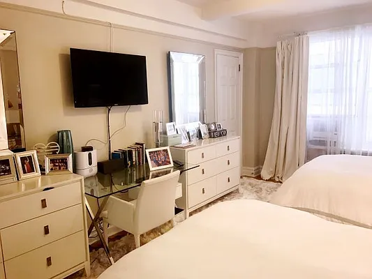 Rented by Rachel Realty | media 35