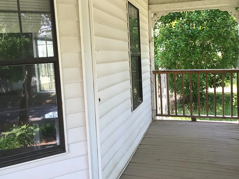 804 Austin Ave — Photo 18