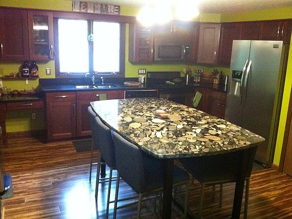 Kitchen-Stainless /Granite