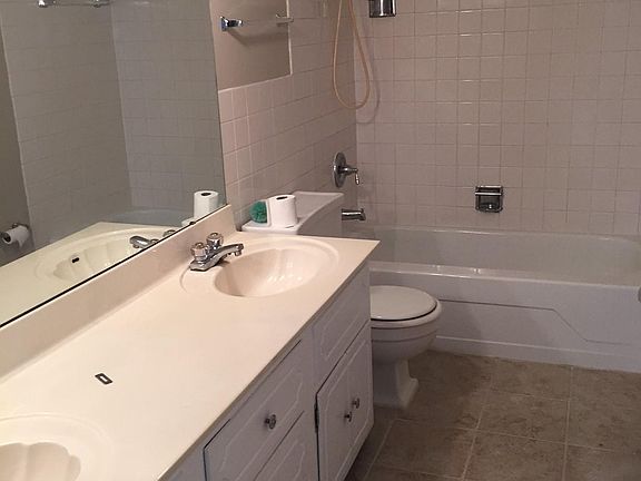 4th image of 9949 S Bunker Hill Dr #H