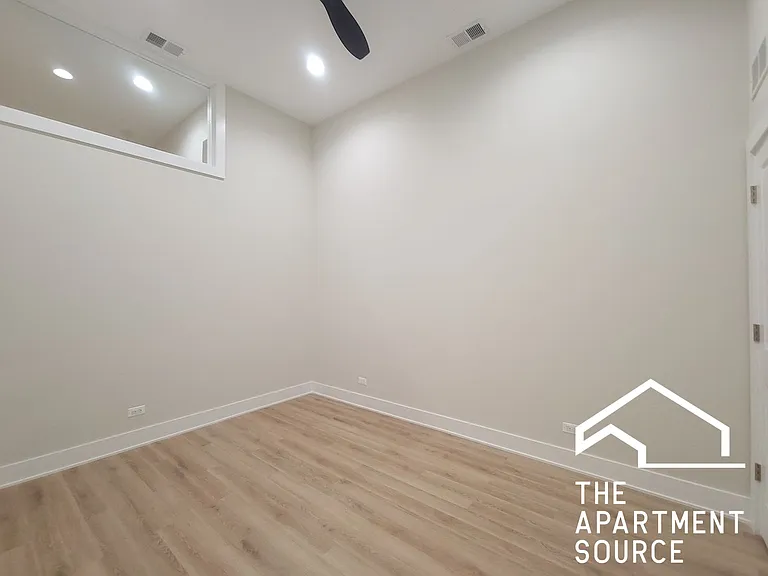 3830 N Southport Ave #1 — Photo 12
